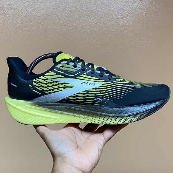 Brooks Hyperion Max Men’s Running Sneakers “Black Blazing Yellow White” Size 11 main image 14